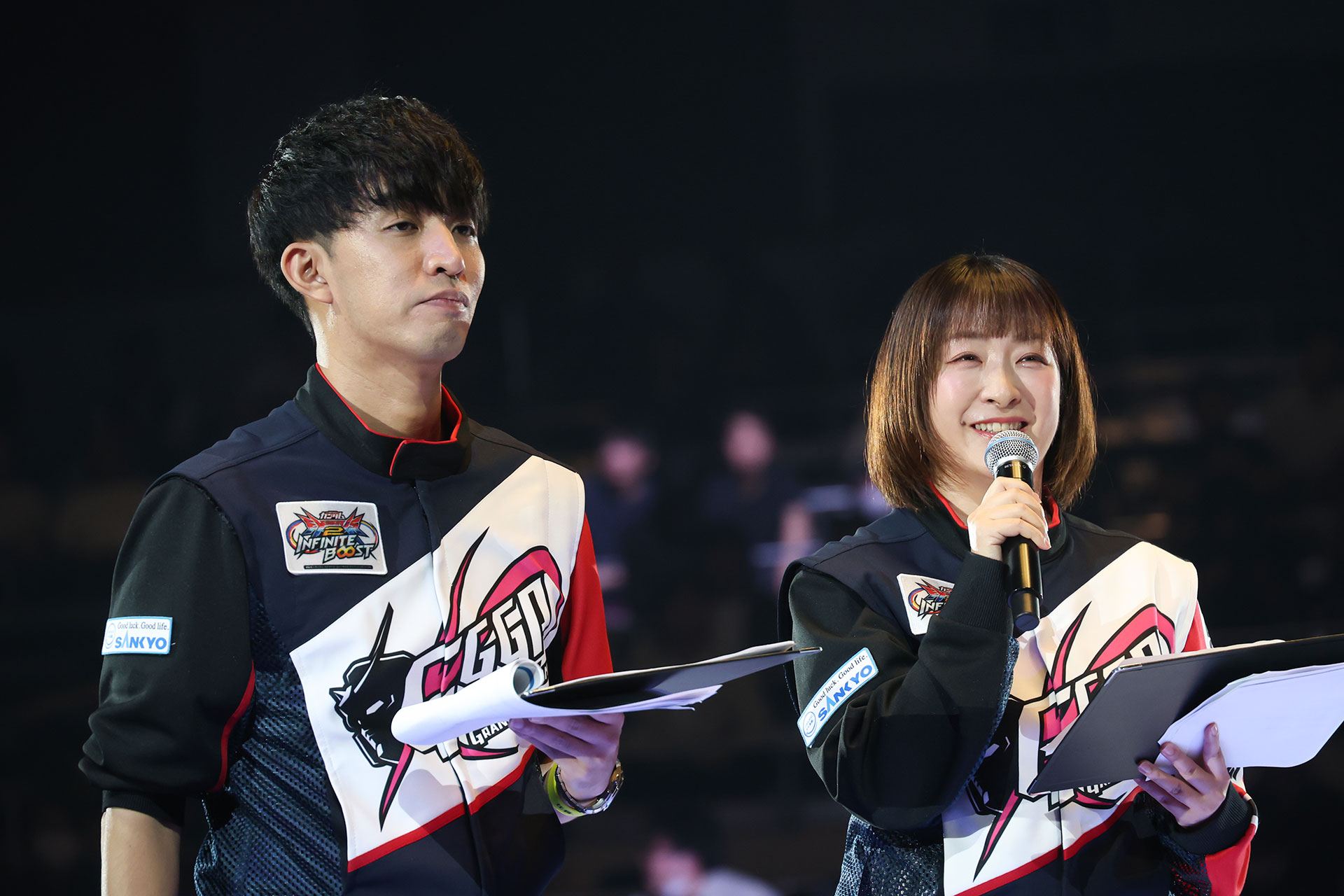 写真左から、MCのなかお氏と植田佳奈さん