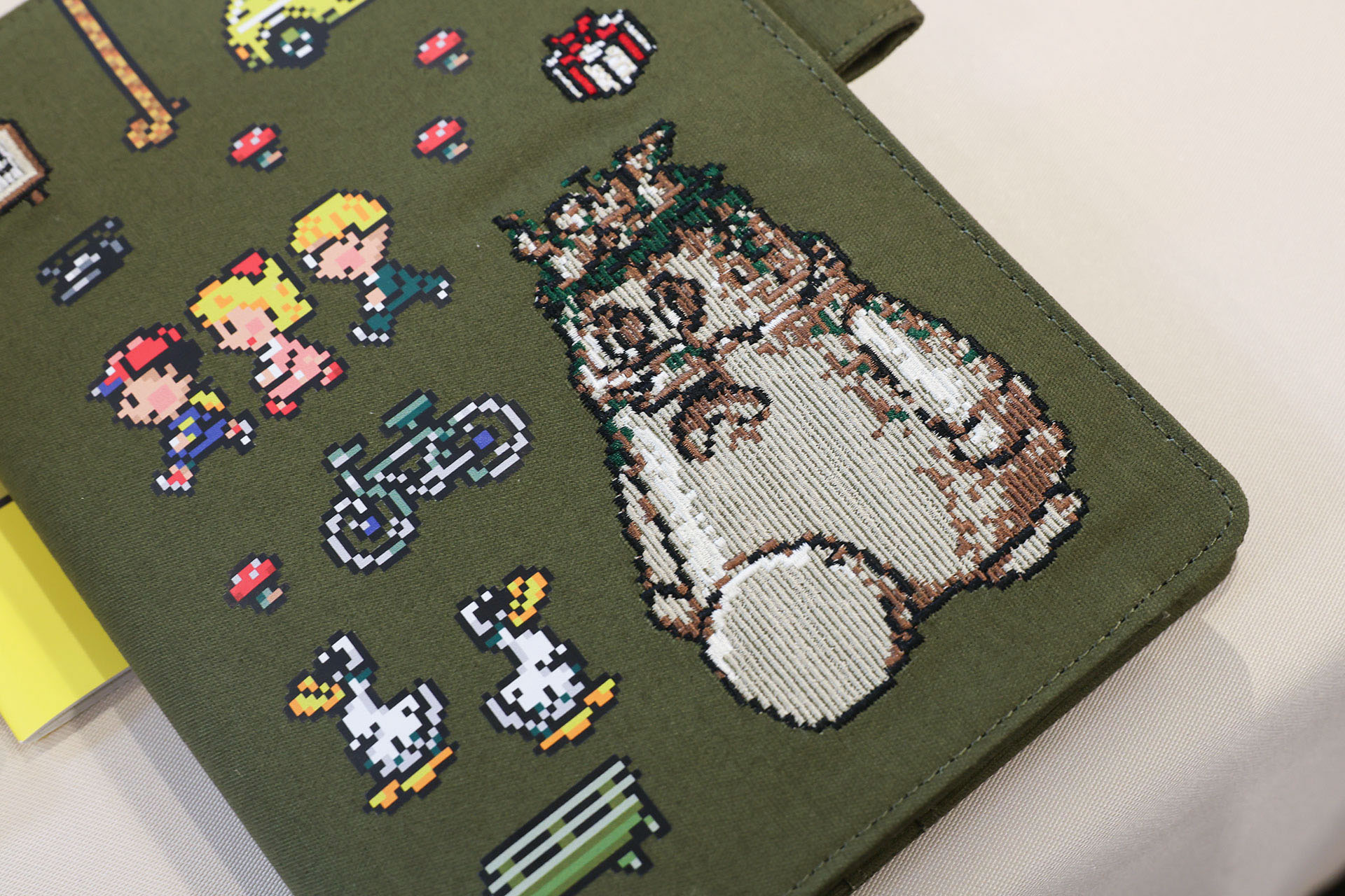 一部だけ刺繍になっているところがポイントだ