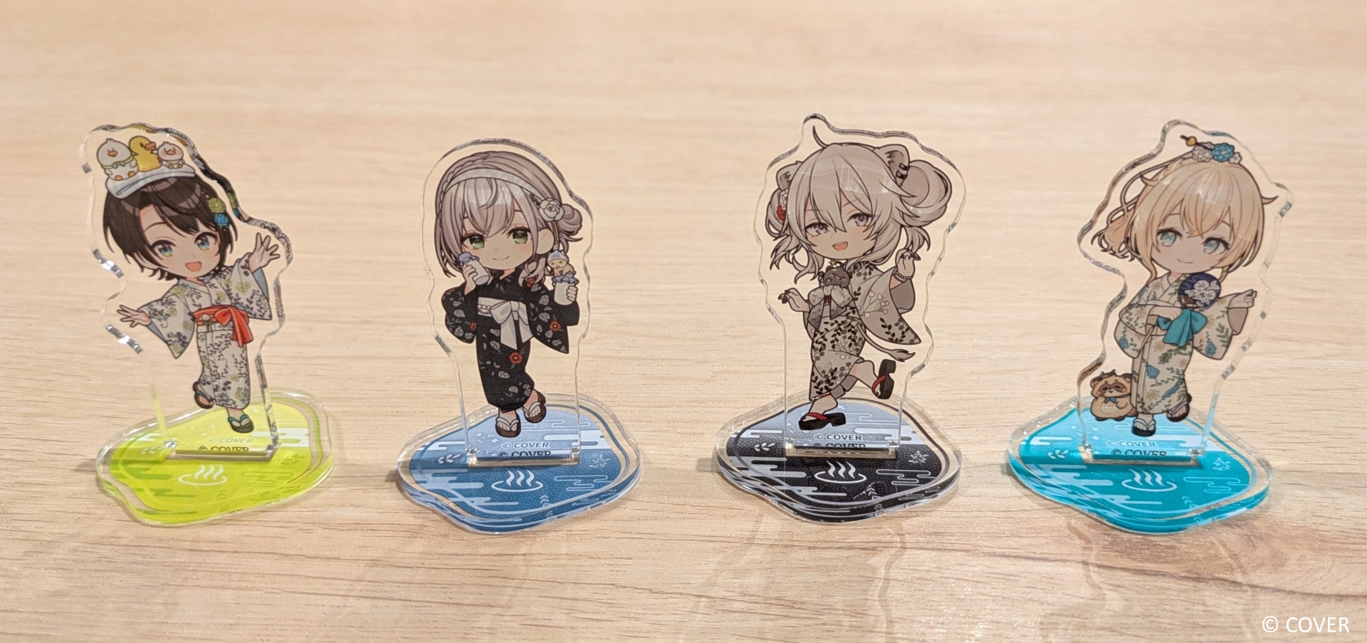 トレーディングアクリルスタンド ミニキャラver.（880円、全4種ランダム）