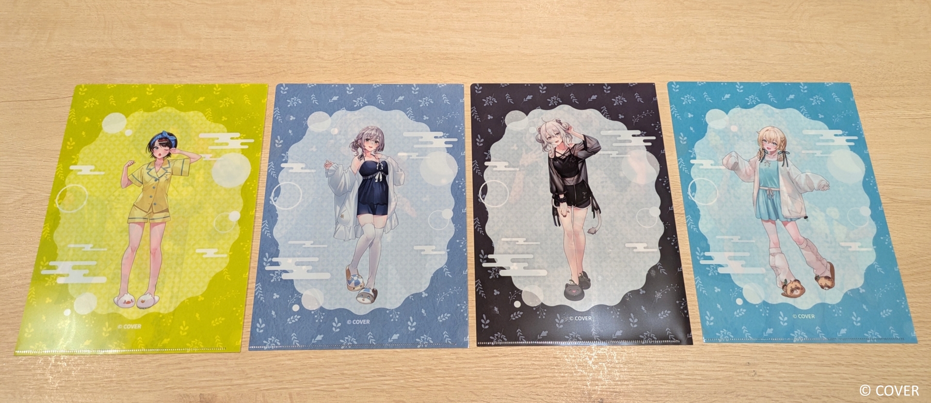 クリアファイル（各550円、全4種）