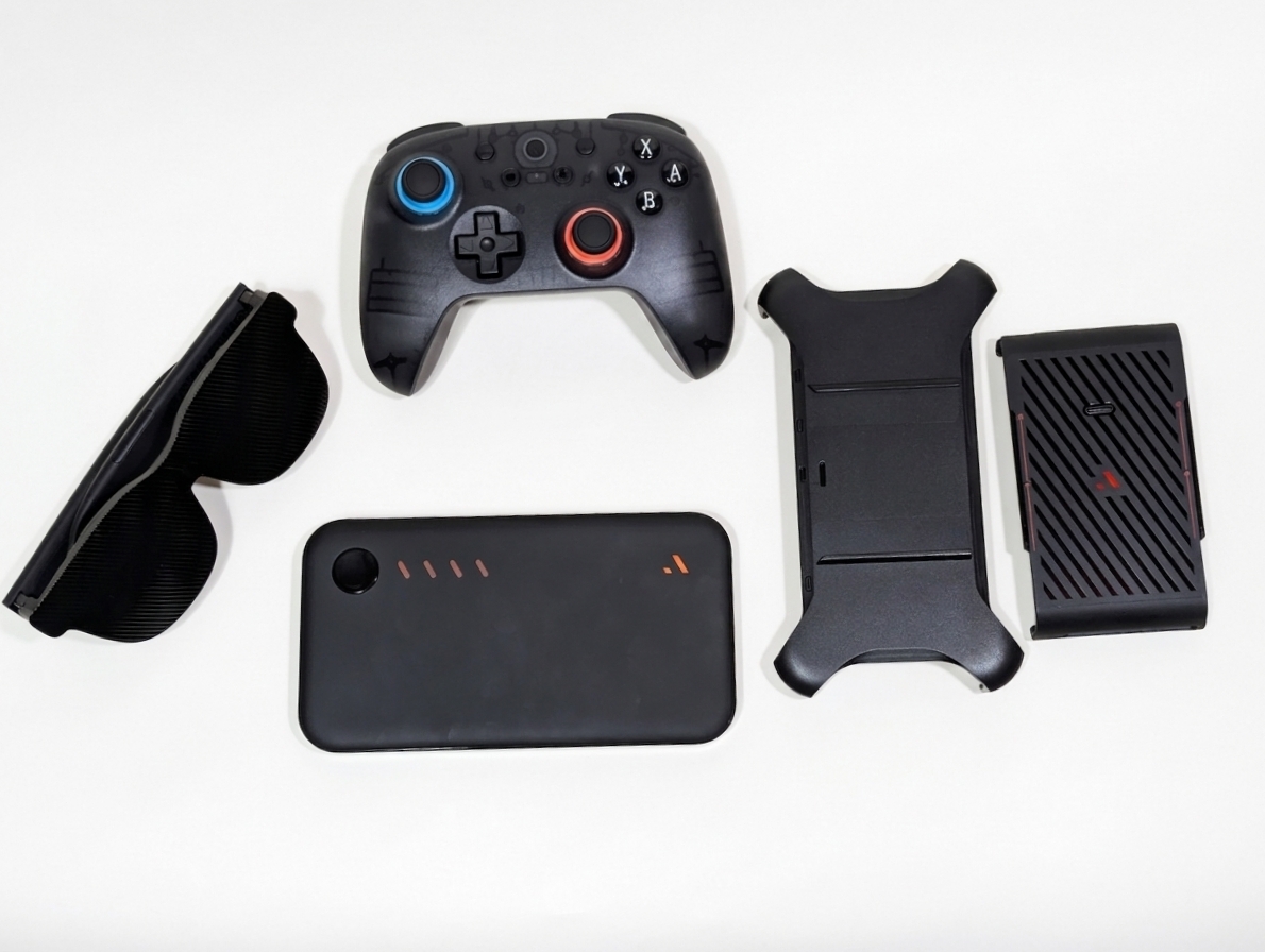 今回はHDMI入力機器が使えるようになる「VITURE Pro モバイルドック」や、Nintendo Switch 2と一体化できる「Nintendo Switch 2用 モバイルドックカバー」などのオプションとセットで色々と試してみる