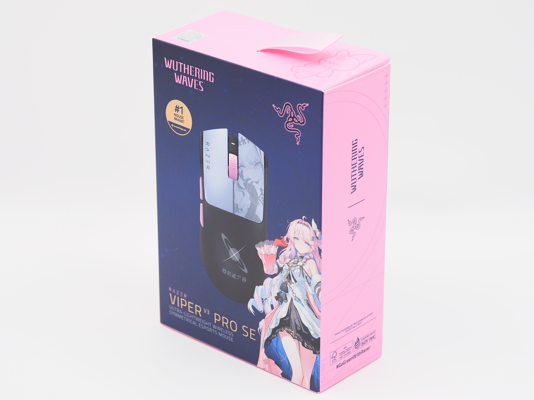 いい意味でRazerらしくない、ピンクカラーのパッケージ