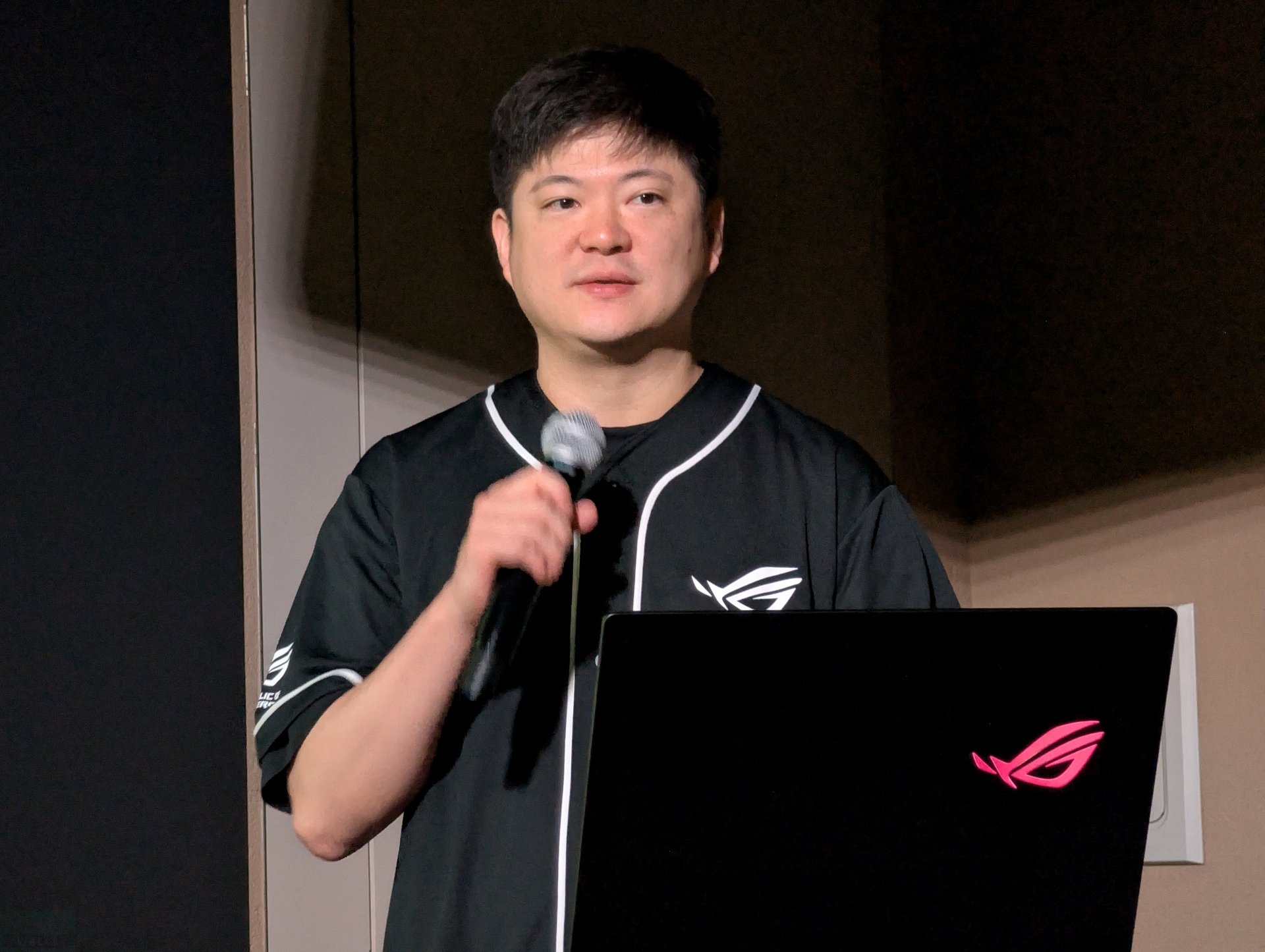 ASUS JAPANのシステムビジネスグループ コンシューマービジネス事業部 統括部長のDavid Chu氏