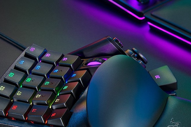 「Tartarus V2」と「Tartarus Pro」にあったスクロールホイールは非搭載（画像はTartarus Pro）
