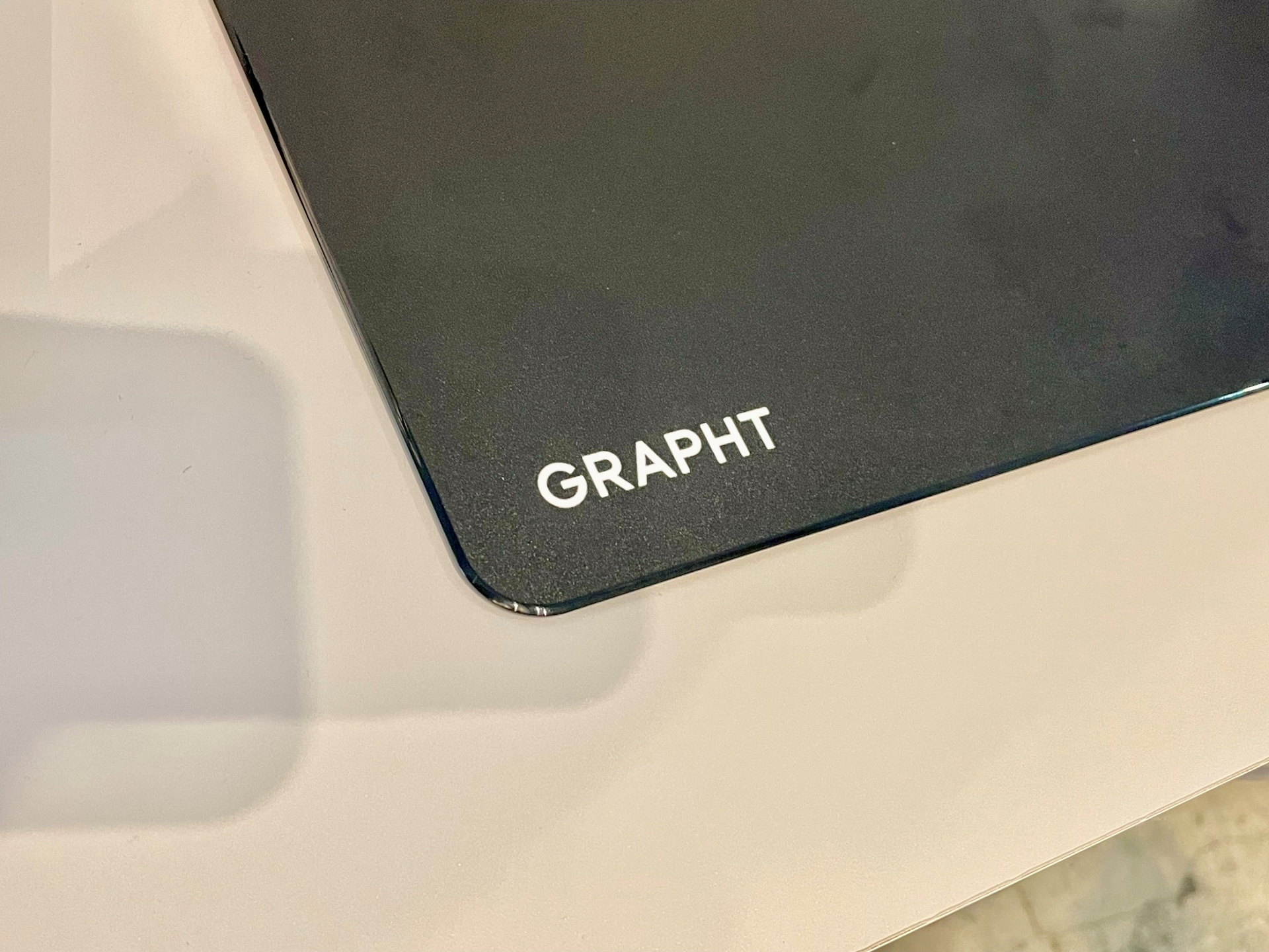 「THE SHOOTER – Glass Mouse Pad Nexus」の価格は12,980円。9月17日予約開始、9月30日発売