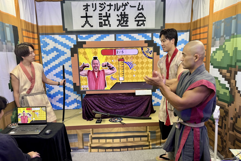 ブース内ではオリジナルのミニゲームをプレイできる