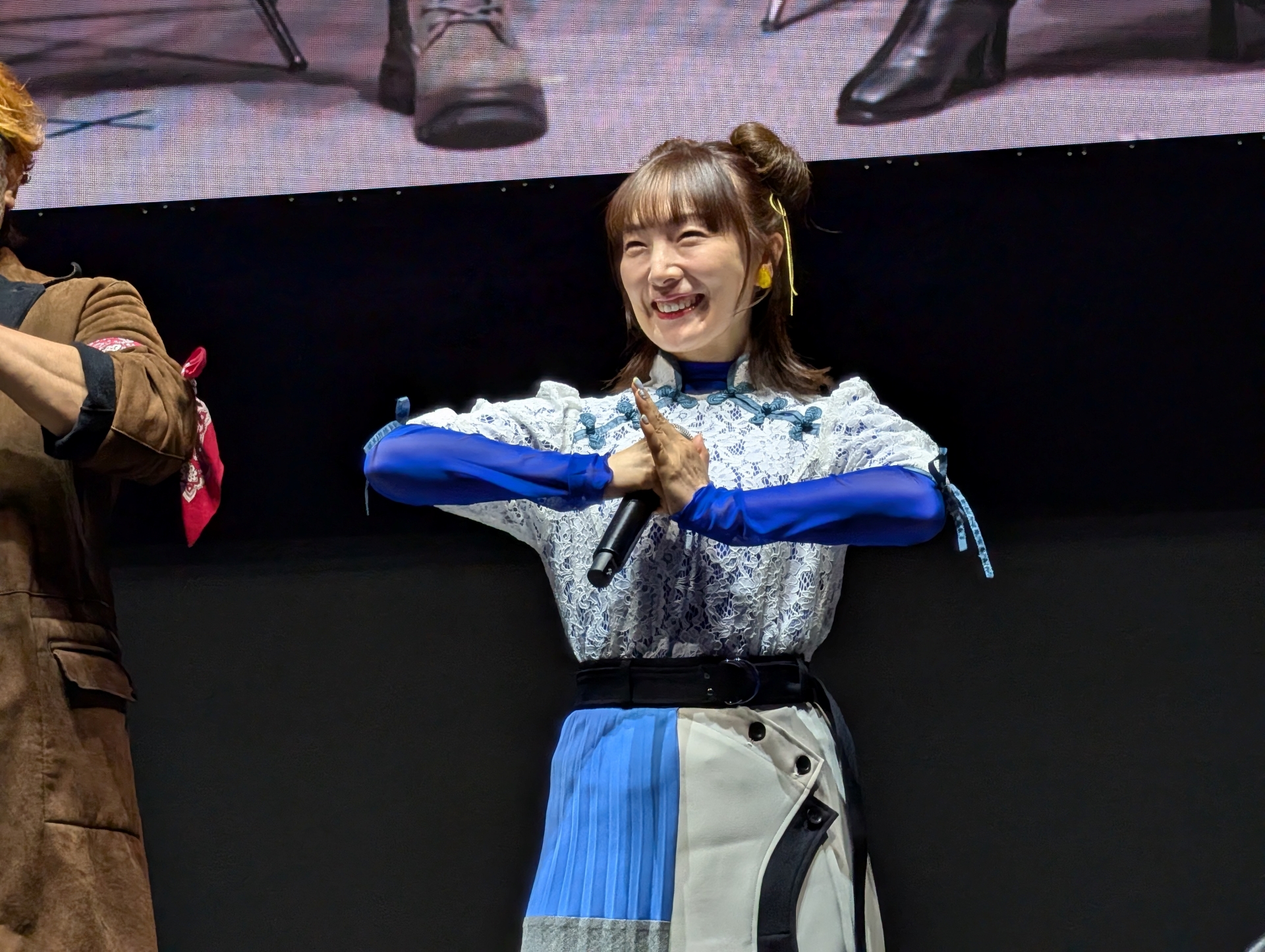 ポーズを決める春麗役の折笠富美子氏。かわいい