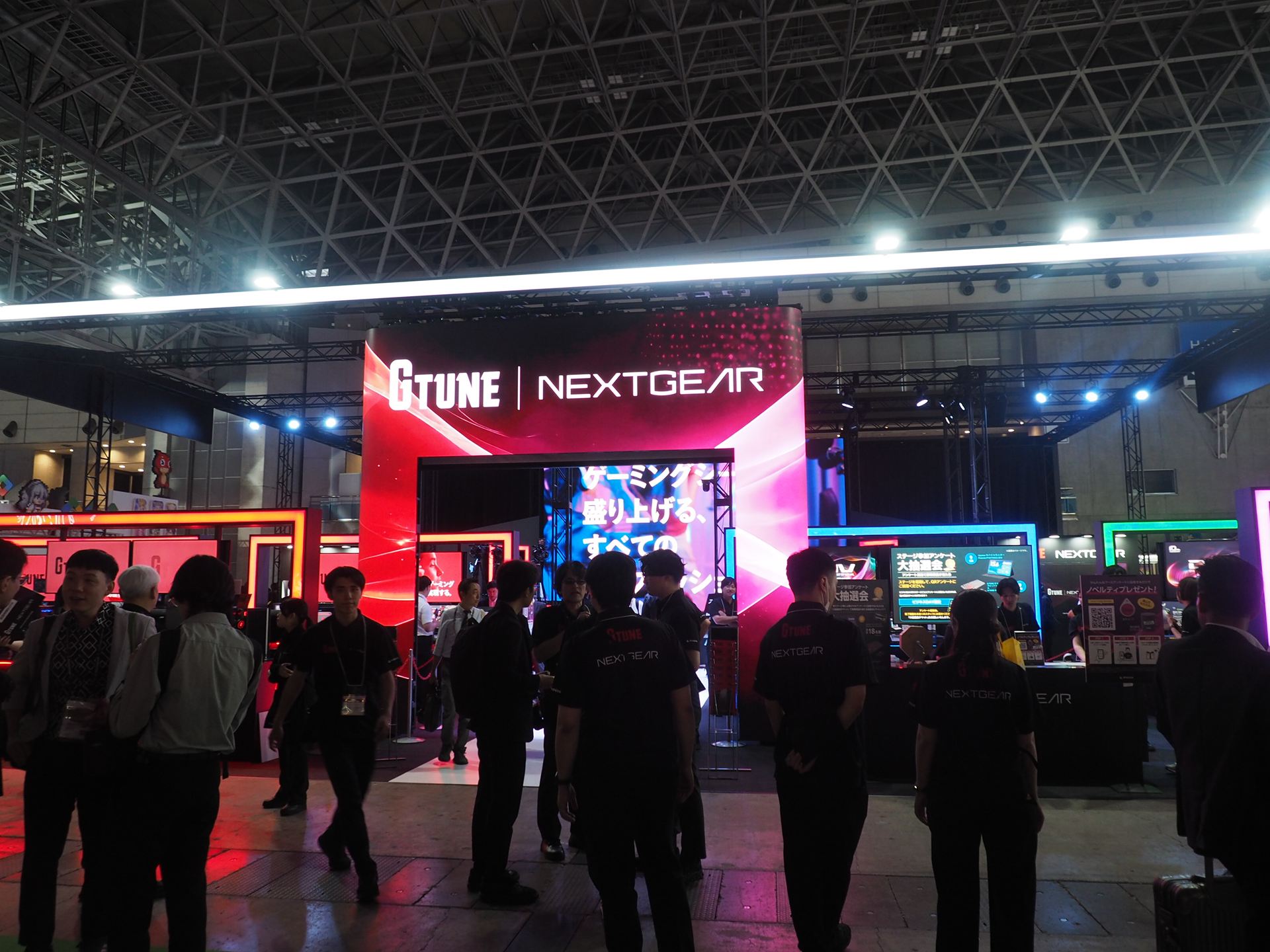 G TUNE/NEXTGEARブースの外観