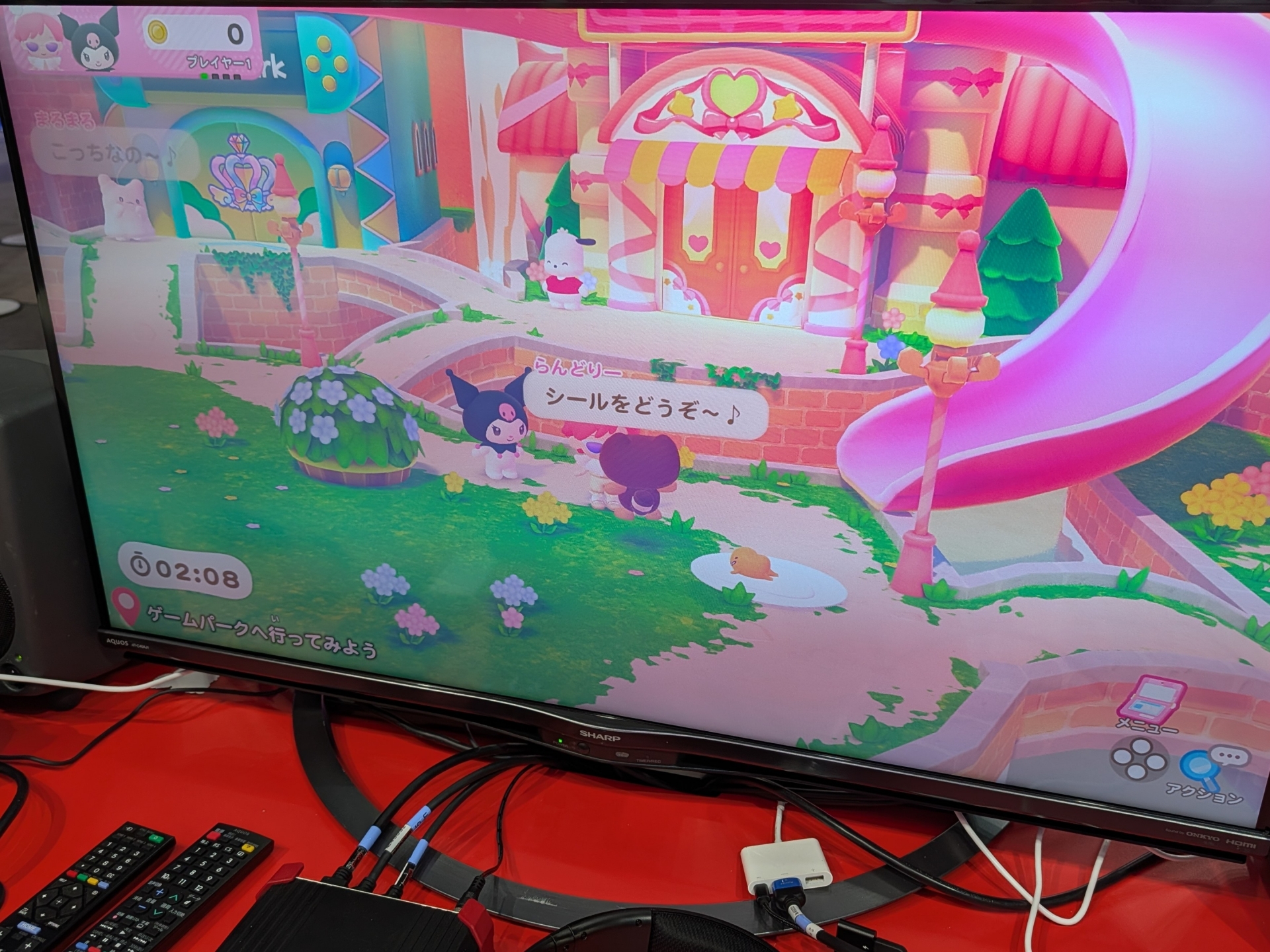 パーティランドでは、お馴染みのサンリオキャラクターたちと会話して楽しめるほか、初対面時にはシールがもらえるようだ。ただし、TGS試遊バージョンでは、残念ながらシール帳を見る機能が省略されており、見ることができない……