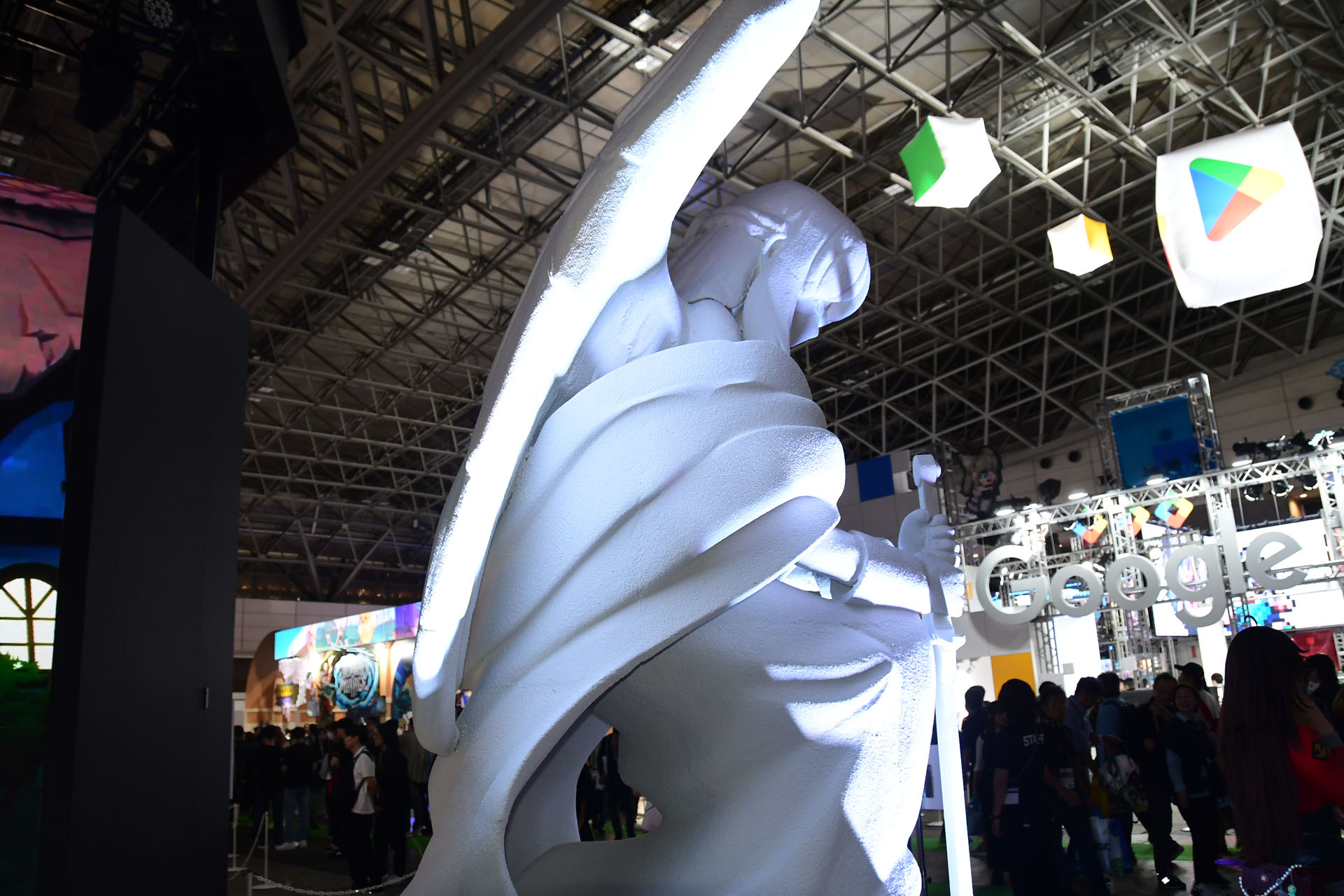開発者が監修したという女神像。3Dデータを使って作成されたとのこと