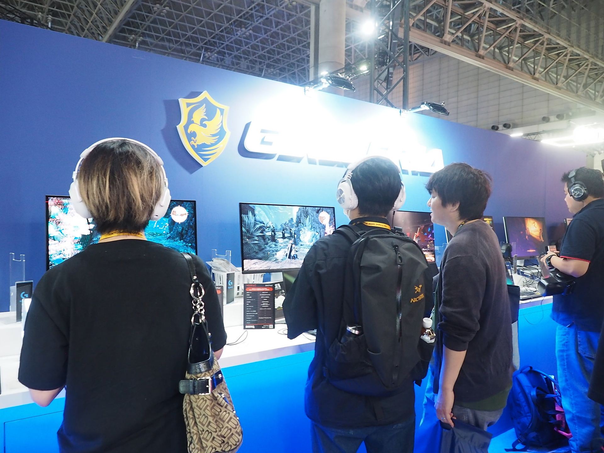 ゲーム試遊コーナーでは、GALLERIAノートPCで最新ゲームを試遊することができた。ゲームによって必要スペックも異なるため、用意されていたノートPCも数モデルあった
