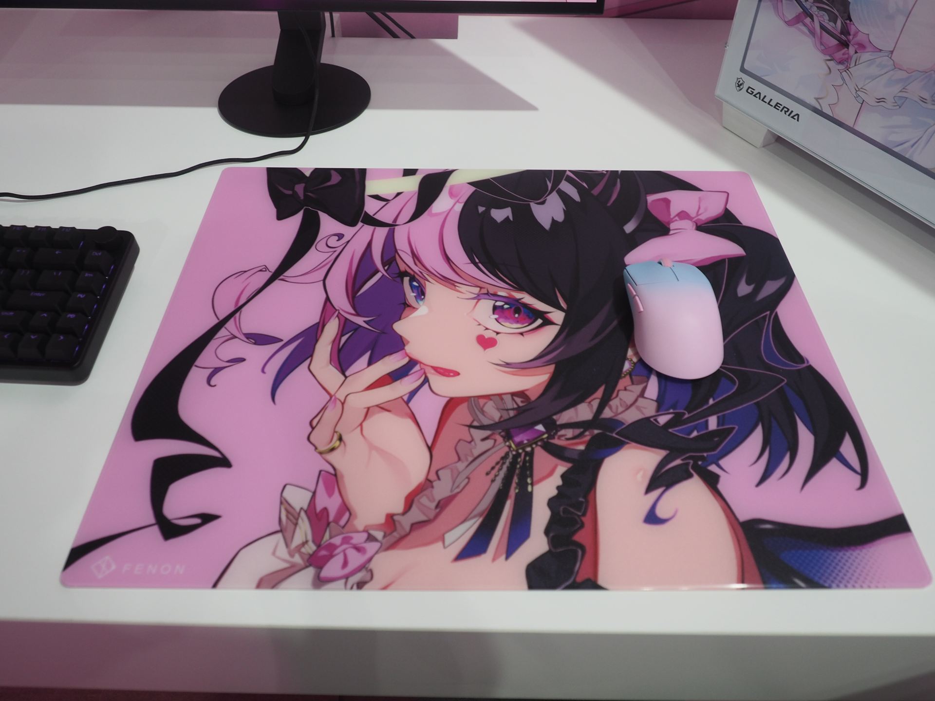 天鬼ぷるるコラボマウスパッドとマウス