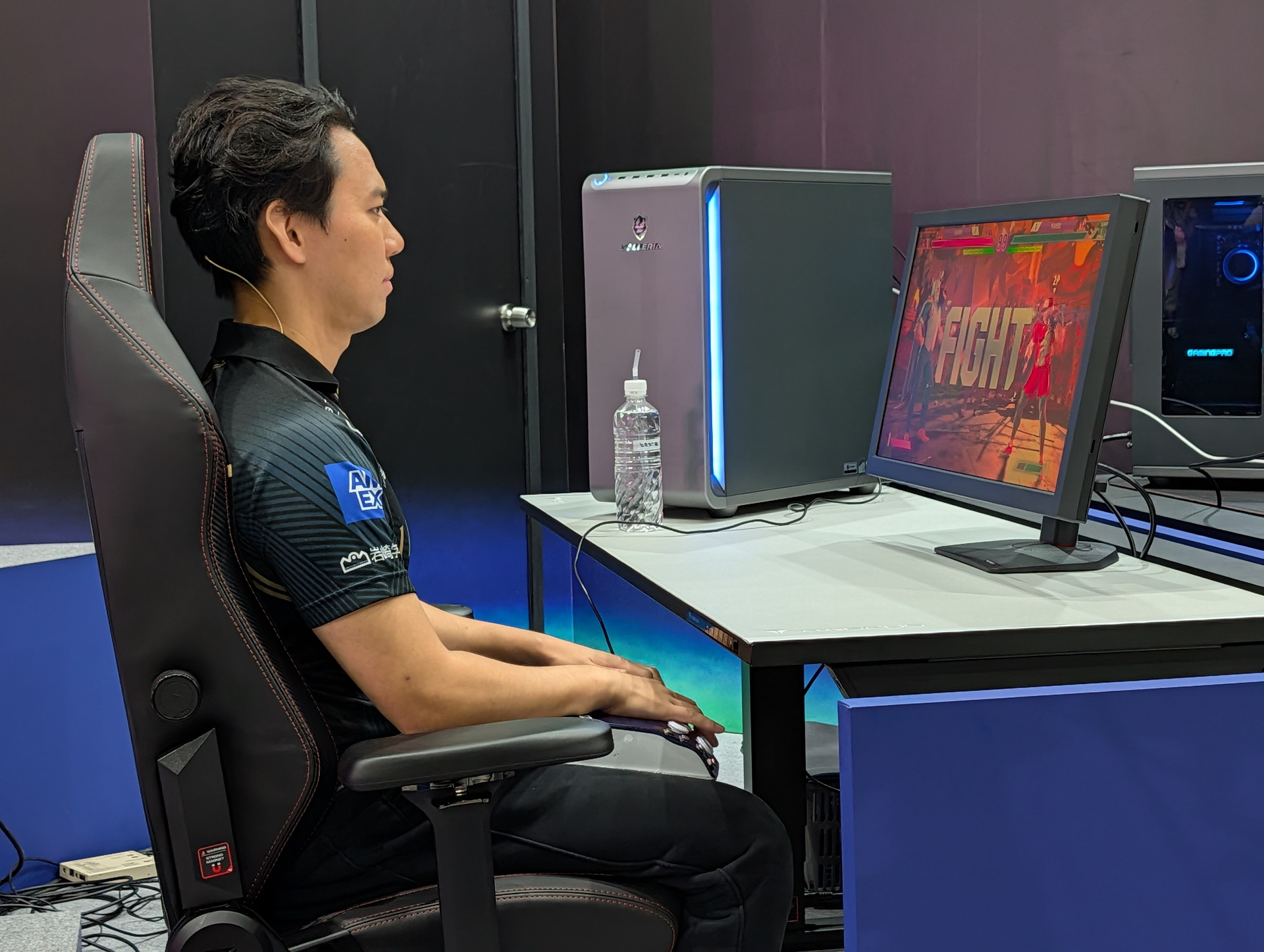 試合中のときど選手の様子。いつも試合で見せる真剣な表情で「ガチ」さが伝わってくる