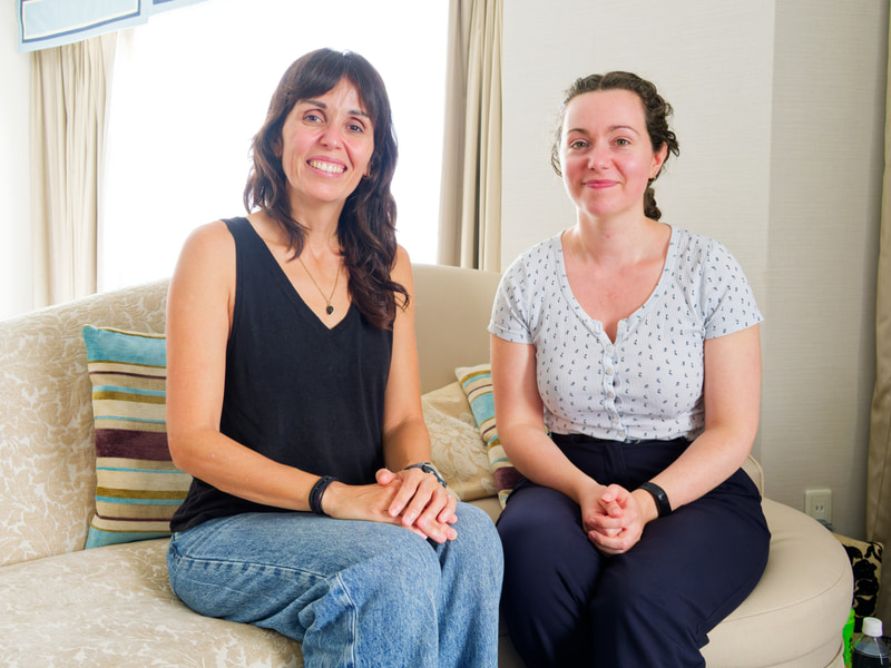 左：Cristina Vega氏　右：Laurine Deschamps氏
