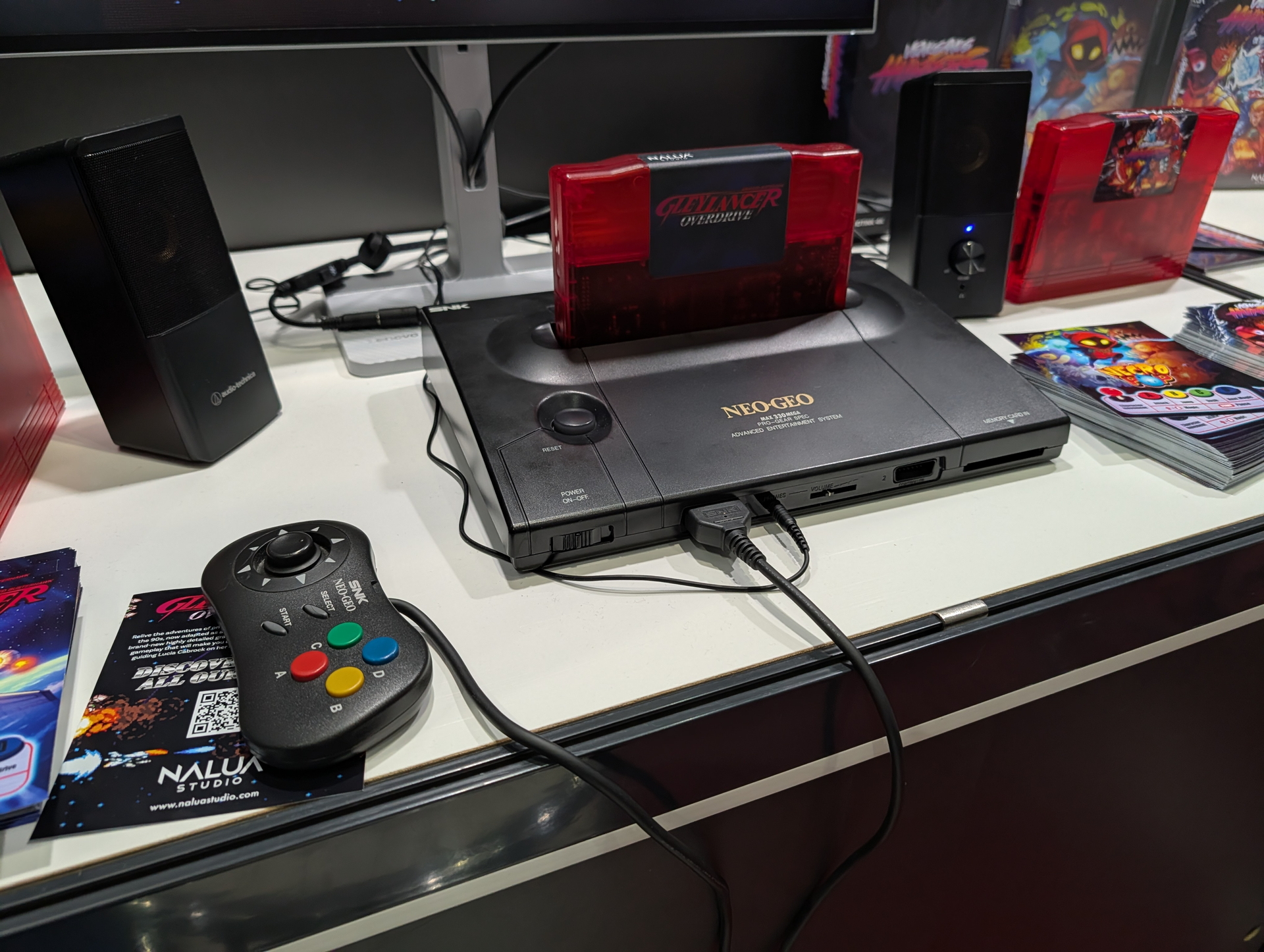 NEOGEO AESに赤いカートリッジが栄える