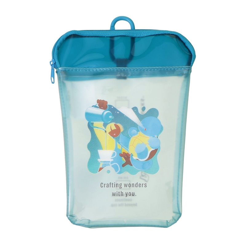 『Pokémon + STARBUCKS カップシェイプ PVCポーチ ピカチュウ/フシギダネ/ヒトカゲ/ゼニガメ/イーブイ』 各2,200円