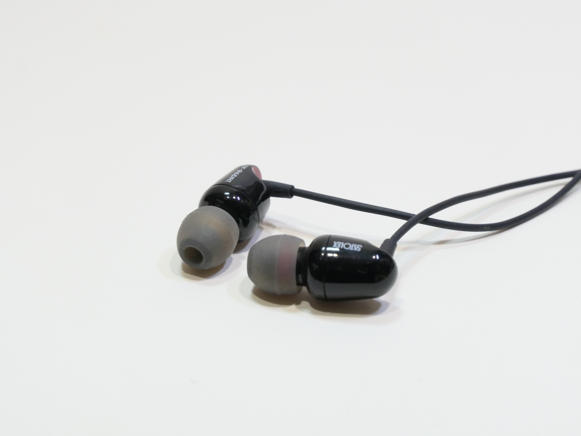 今回は「GRAPHT MINI DAC SERIES」と有線イヤフォン「SATOLEX DH298-A1」を組み合わせて実際の使用感をチェックしていく