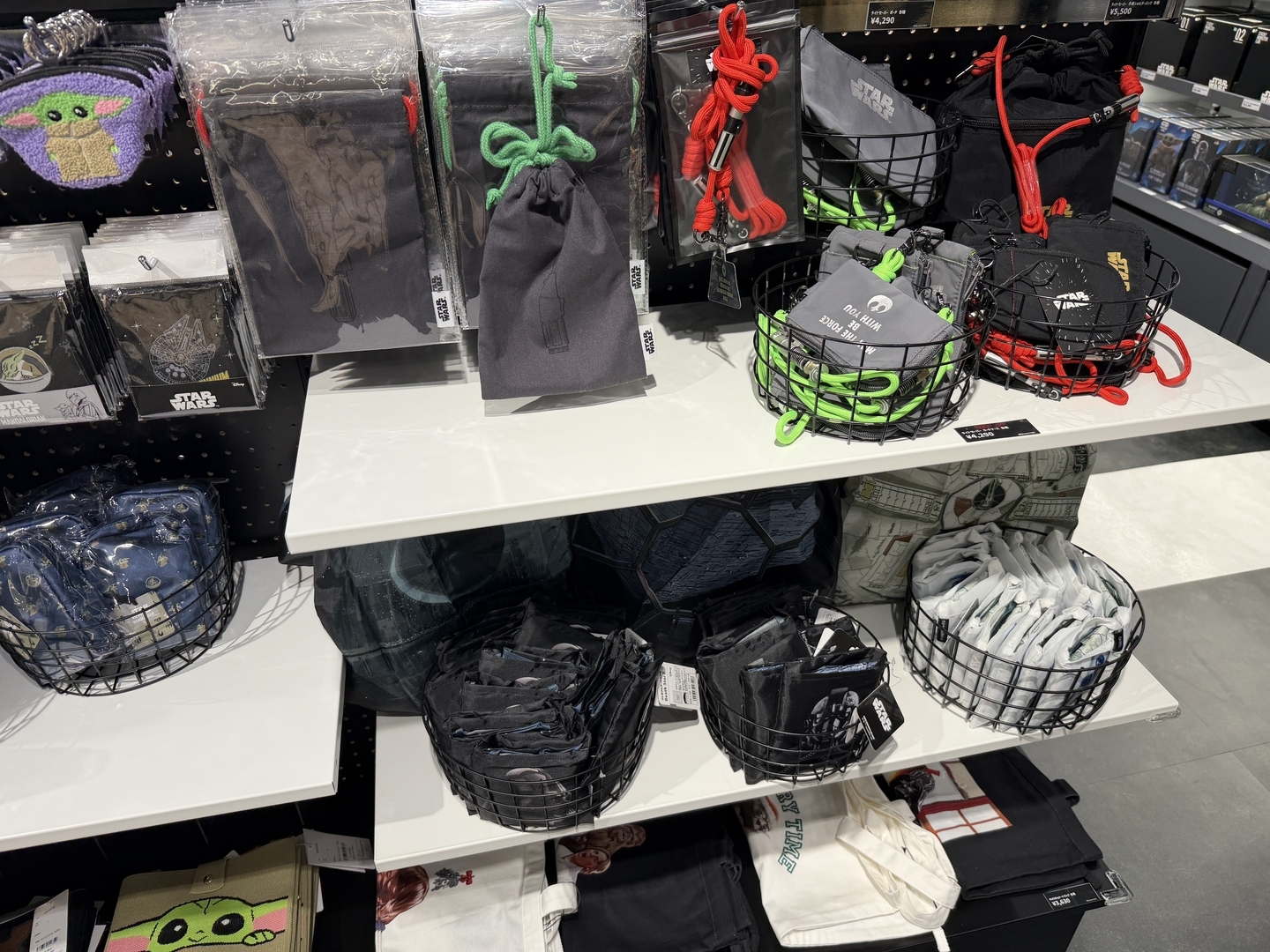 「ライトセーバー」も販売されている