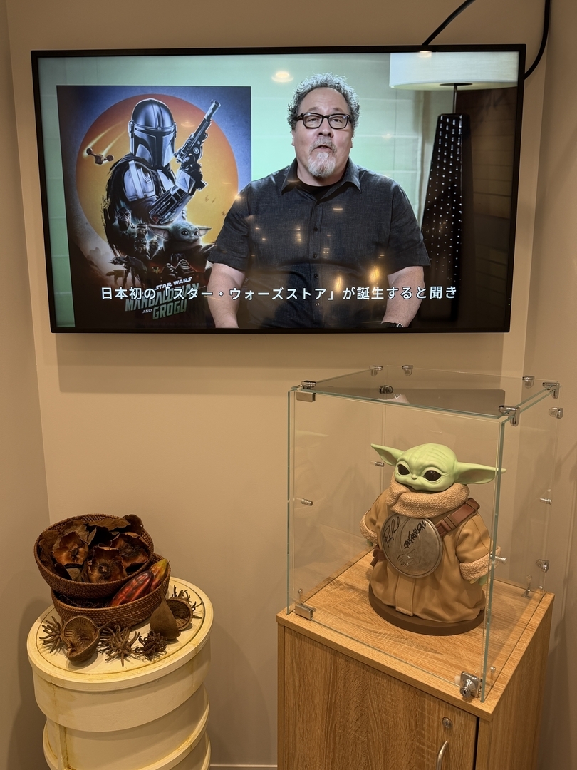 監督のジョン・ファヴローさんからのメッセージ。彼らしいお茶目な雰囲気の映像となっていた
