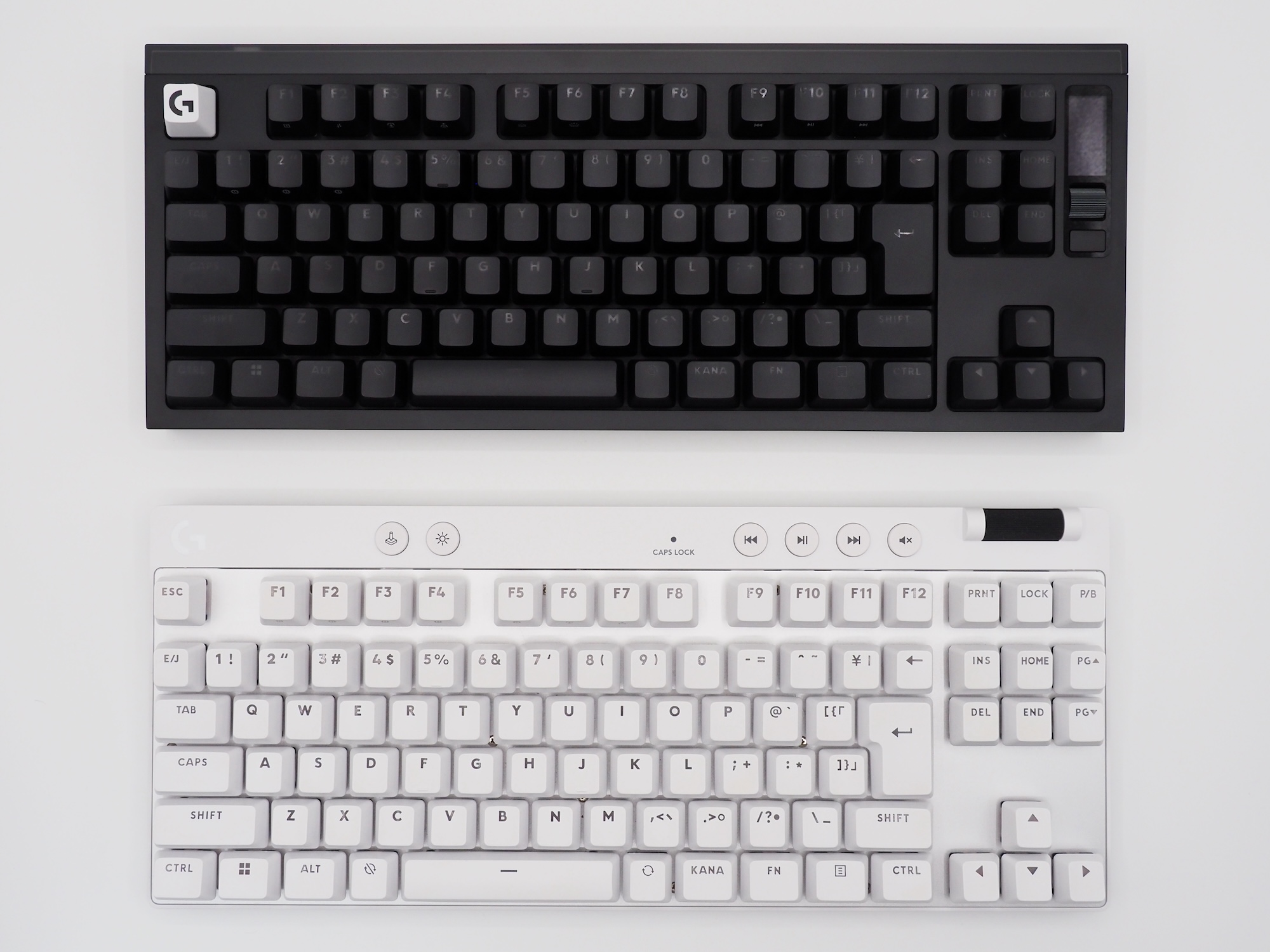 新登場の「PRO X2 RAPID（画像上・黒）」と前モデル「PRO X TKL RAPID（画像下・白）」
