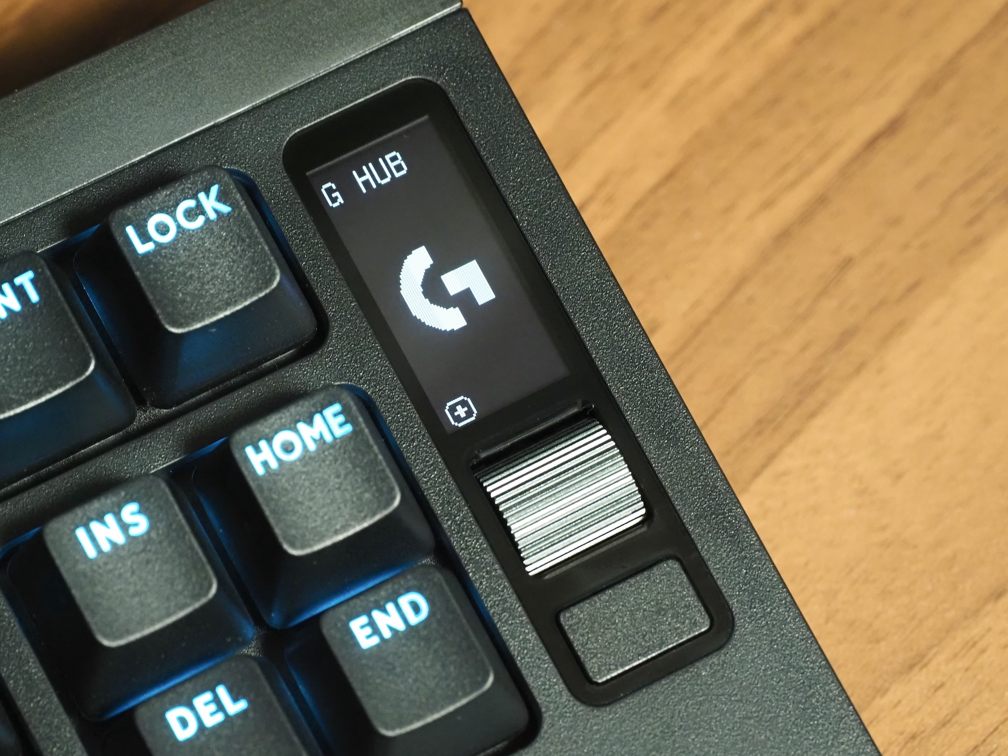 PC上で「G HUB」が起動している場合は、PC側が優先される