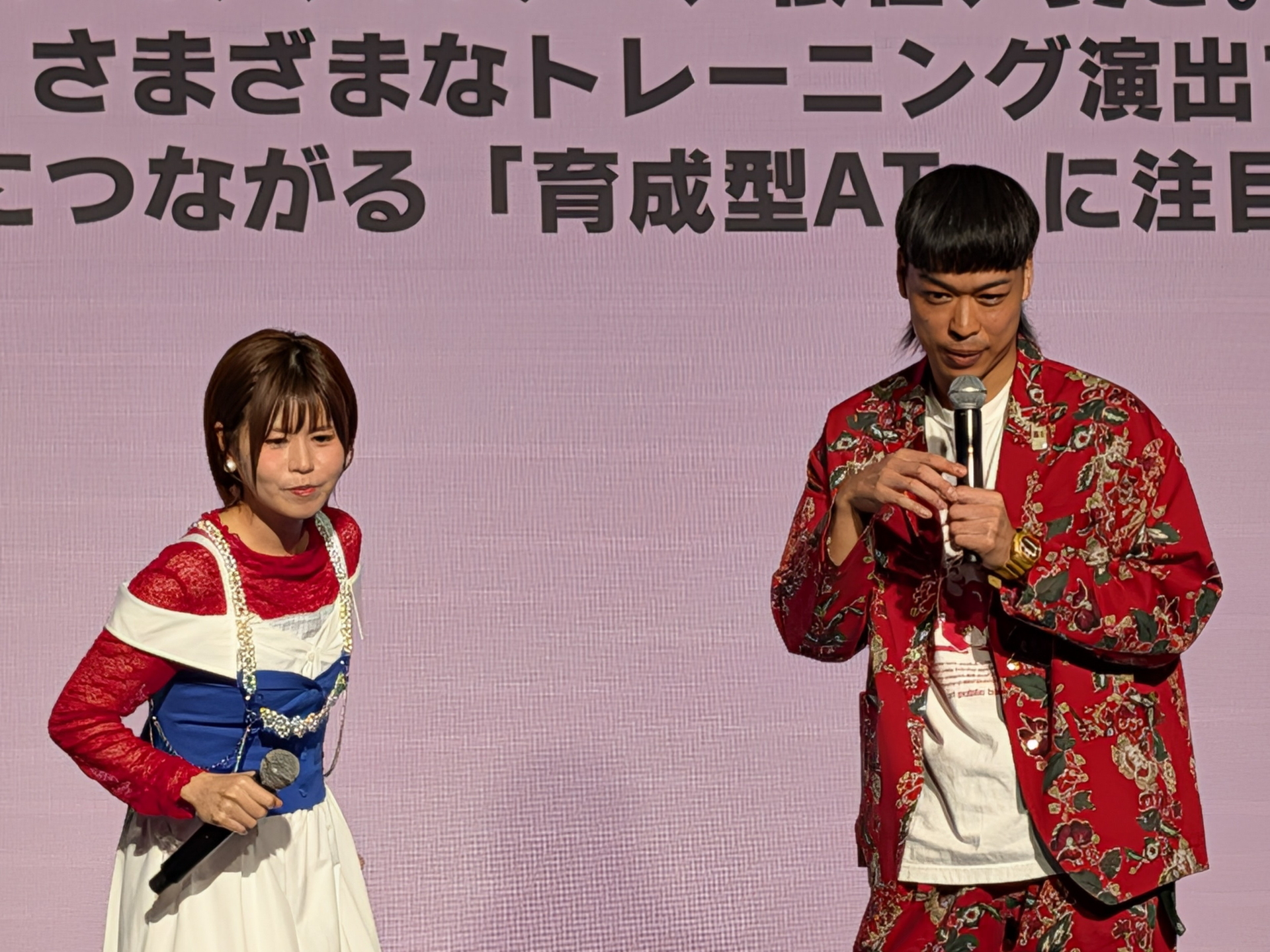 画面に表示されたPR文章をどちらが早く読めるかの対決は大空直美さんが勝利！