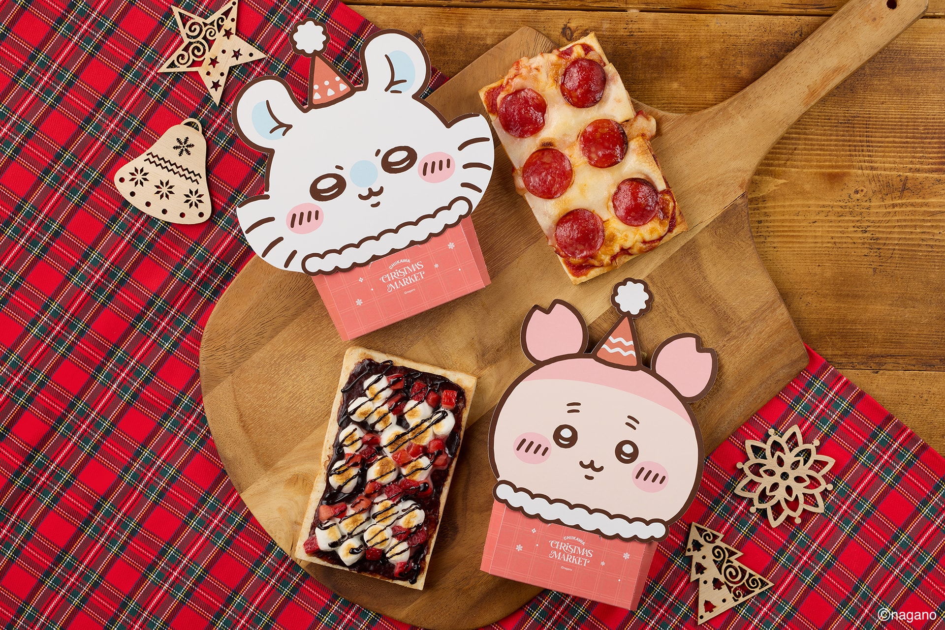 モモンガと古本屋のBOXに入ったワンハンドピザ！お餅＆サラミ(モモンガ)と、チョコ＆マシュマロ＆いちご(古本屋)の2種類。（各1,600円）