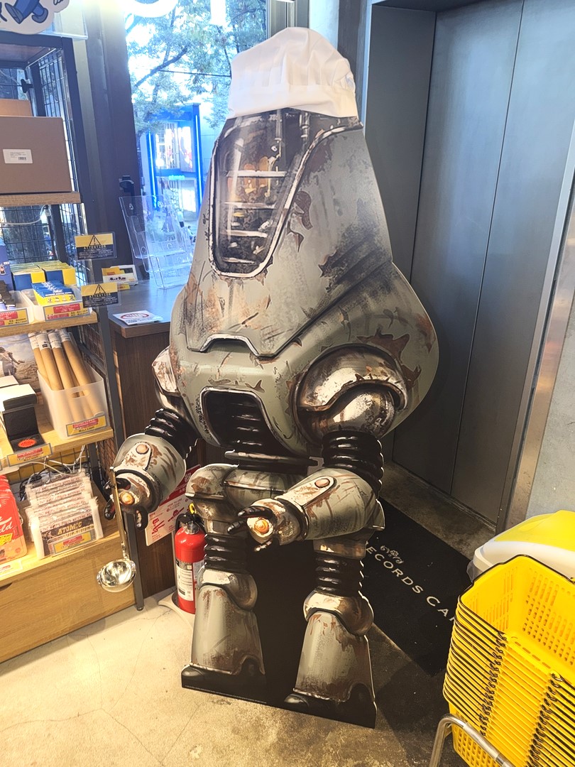 店内ではタカハシのパネルがお出迎えしてくれる