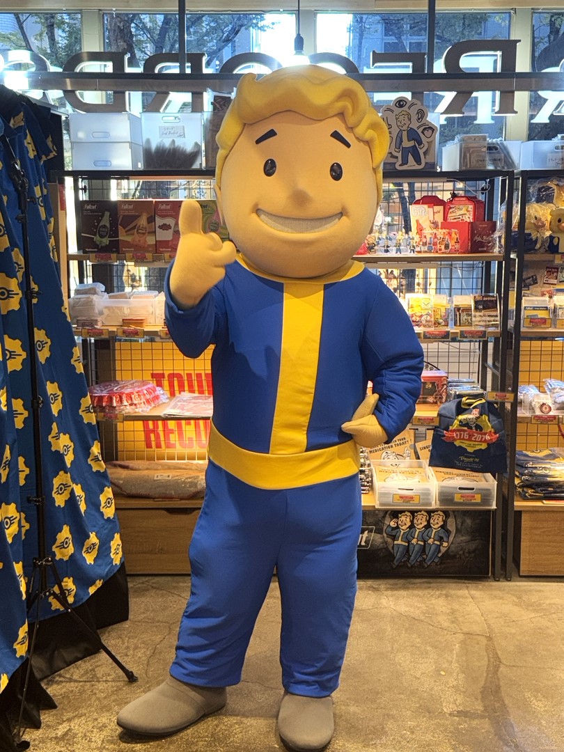 内覧会ではVault-boyが登場。コラボカフェを案内してくれた