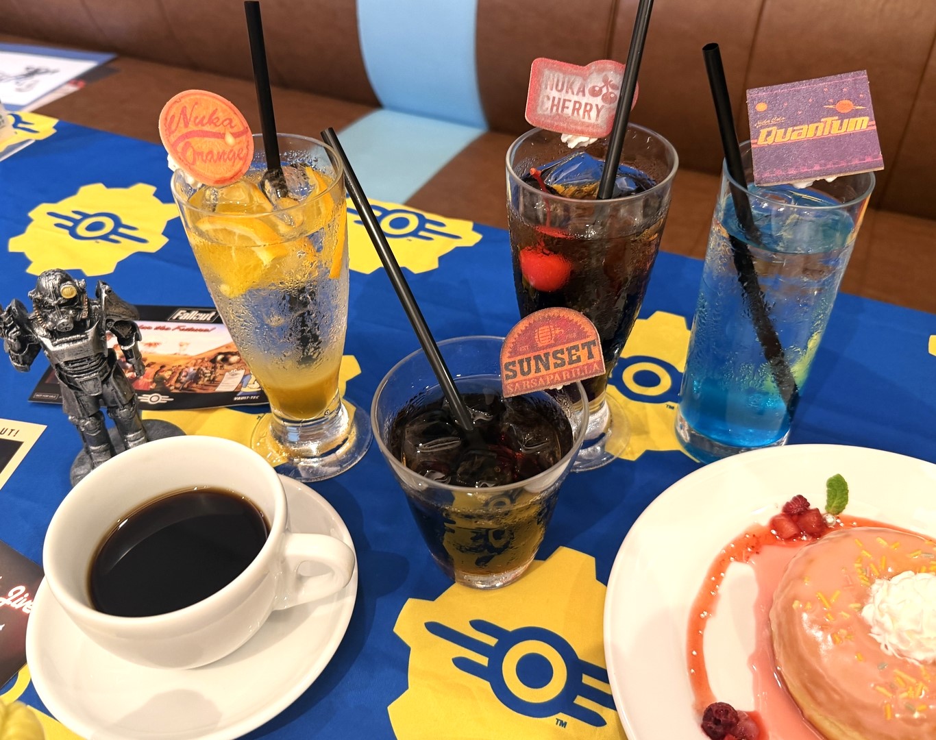ドリンク各種（各990円）