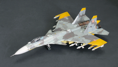 ハセガワ、「メビウス1」と「黄色の13」の1/72スケールプラモデル