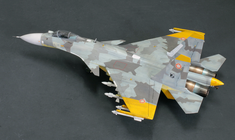 ハセガワ、「メビウス1」と「黄色の13」の1/72スケールプラモデル