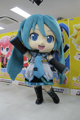 初音ミク Project mirai 2」発売！ 開発者ミニインタビュー＆コラボ