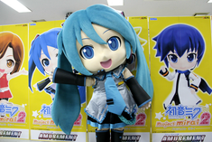 初音ミク Project mirai 2」発売！ 開発者ミニインタビュー＆コラボ