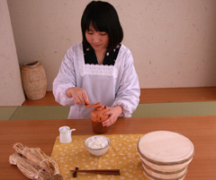 納豆をかき混ぜる玩具「魯山人納豆鉢」がタカラトミーアーツより登場