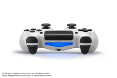 新色PS4「グレイシャー・ホワイト」を同梱した「PlayStation 4