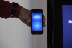 時速23km！ 走りに特化したスマホ制御ロボット「Ollie」登場 - GAME Watch