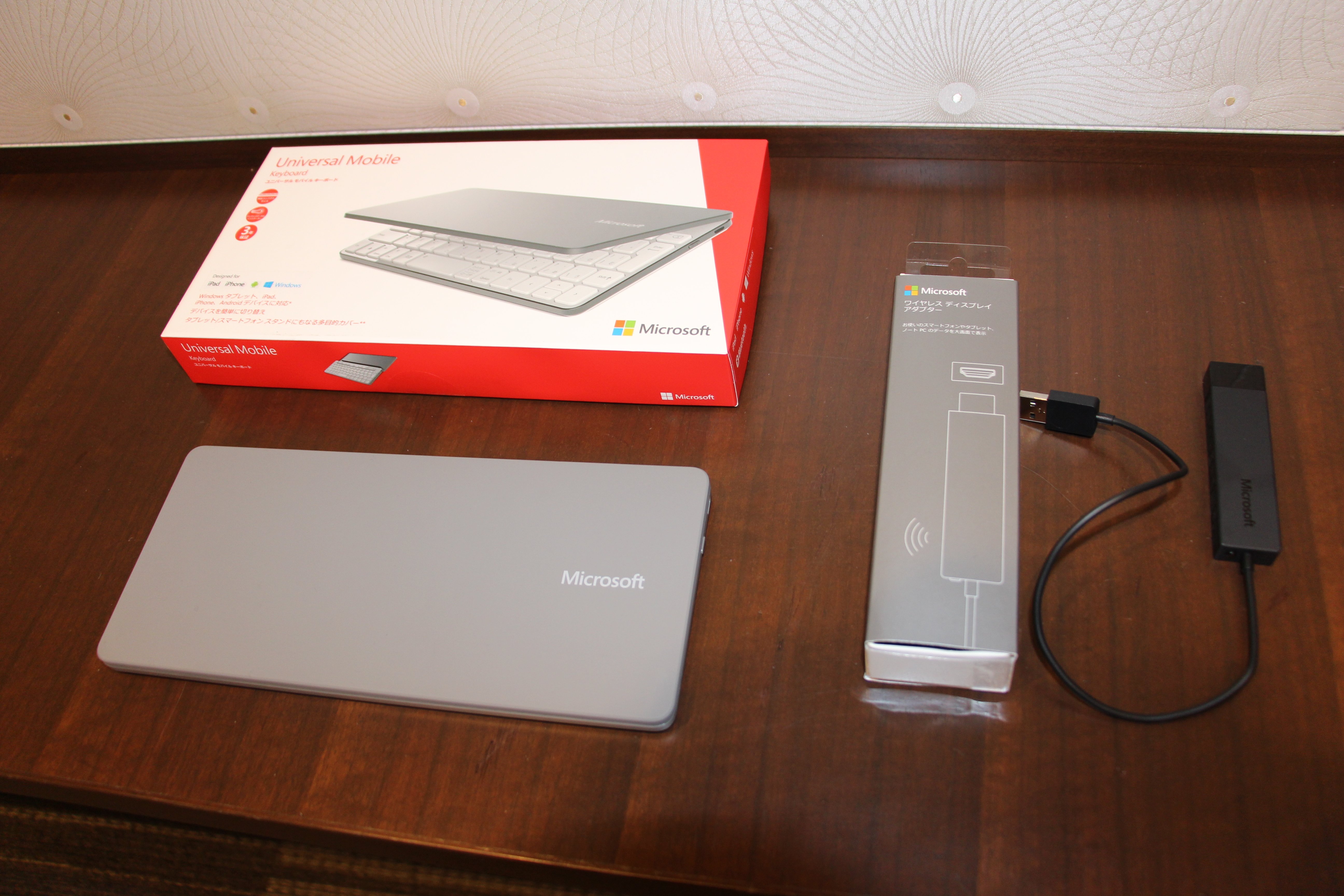 日本マイクロソフト、PCをTVに無線出力できる「Wireless Display 