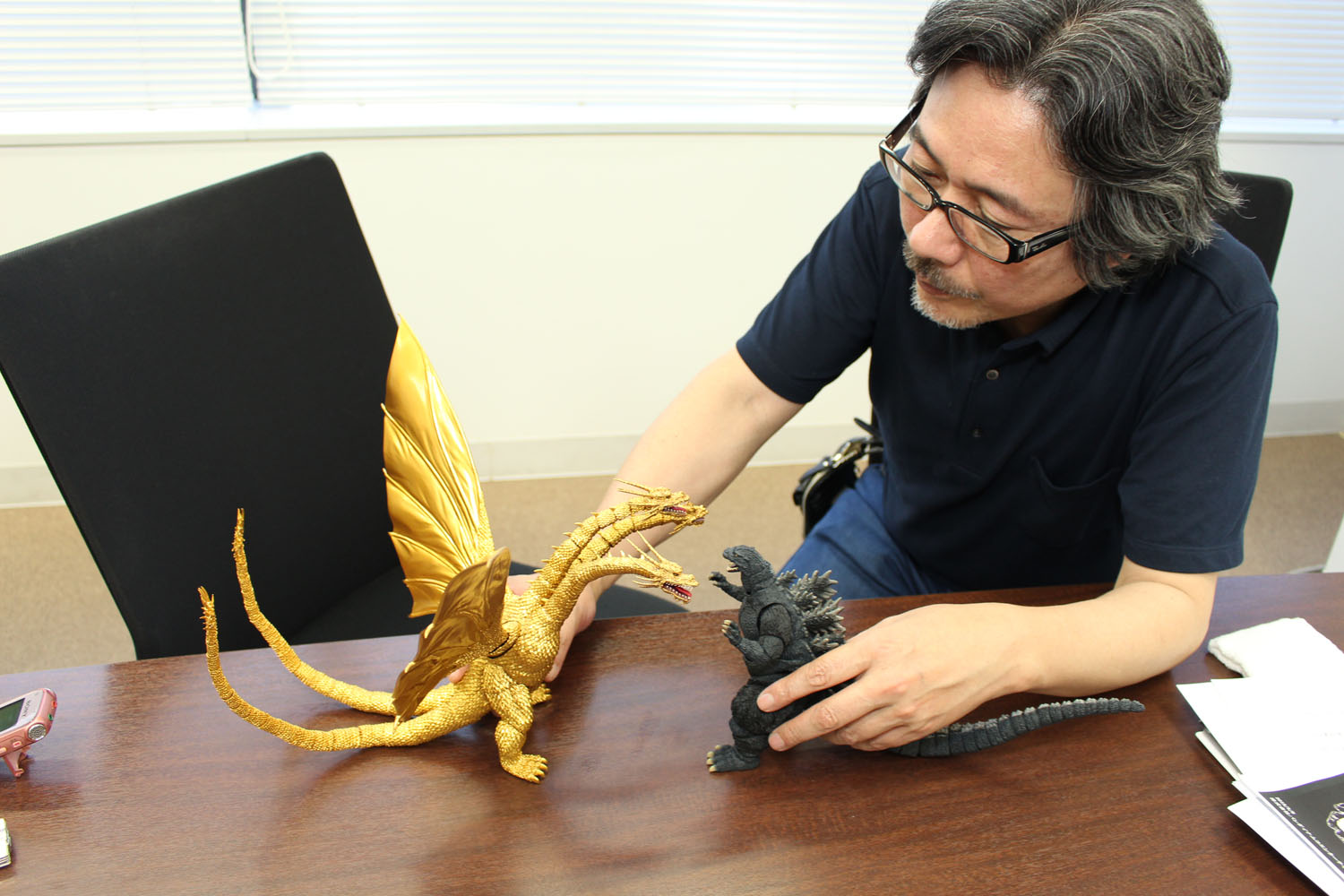 「ギドラほど美しい怪獣はいない」と、酒井氏はキングギドラのデザインを絶賛する