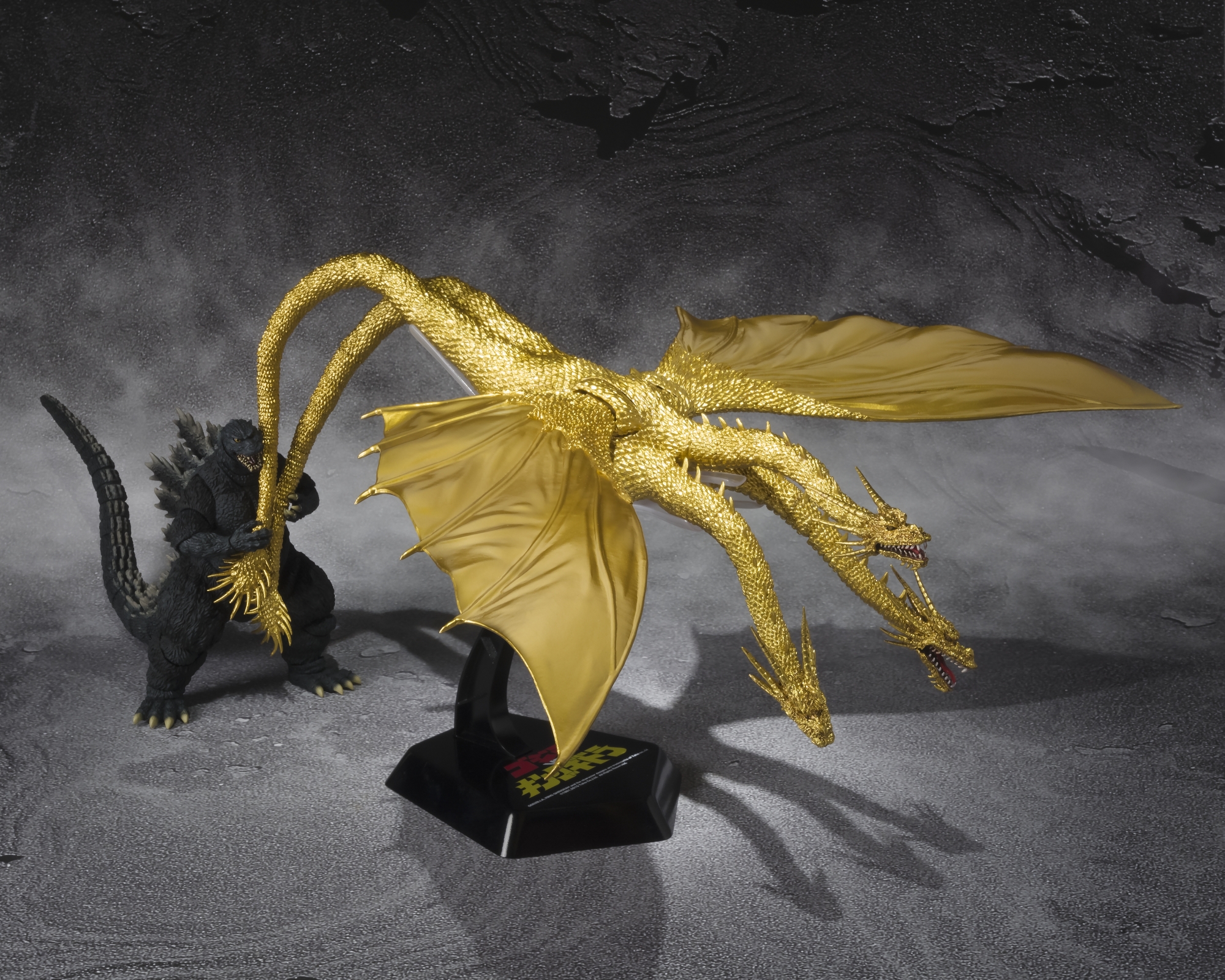 落ち着いた色合いの「Special Color Ver.」。巨大な羽根と自由に動く首が、ポーズの面白さをもたらしている