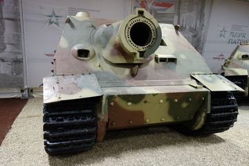 完成品～1/35 ドイツ軍 超重戦車 マウス クビンカ戦車博物館保存