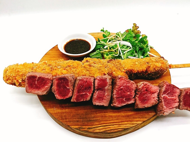 大阪府のジャンボ牛カツ串