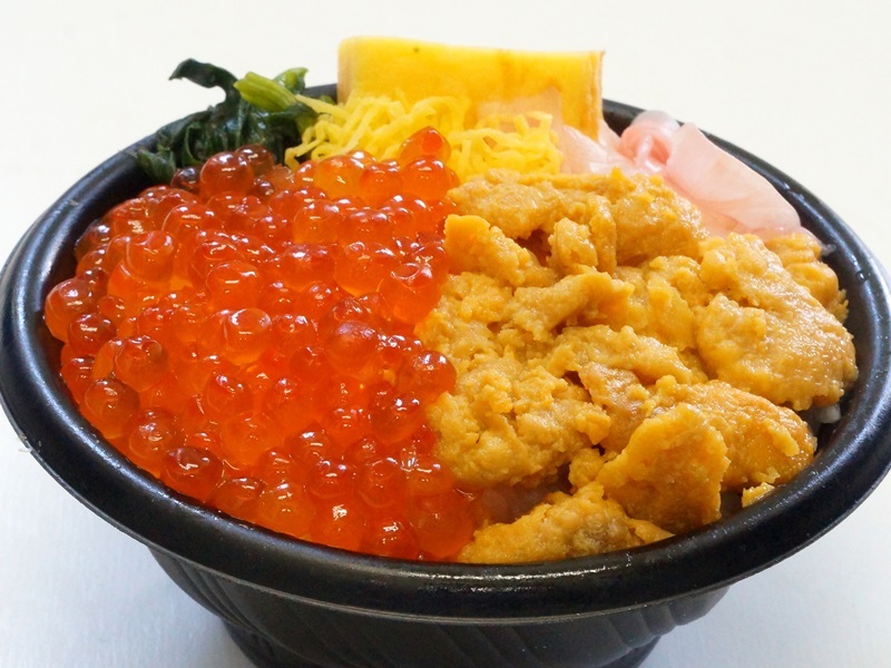 北海道のうに・いくら丼
