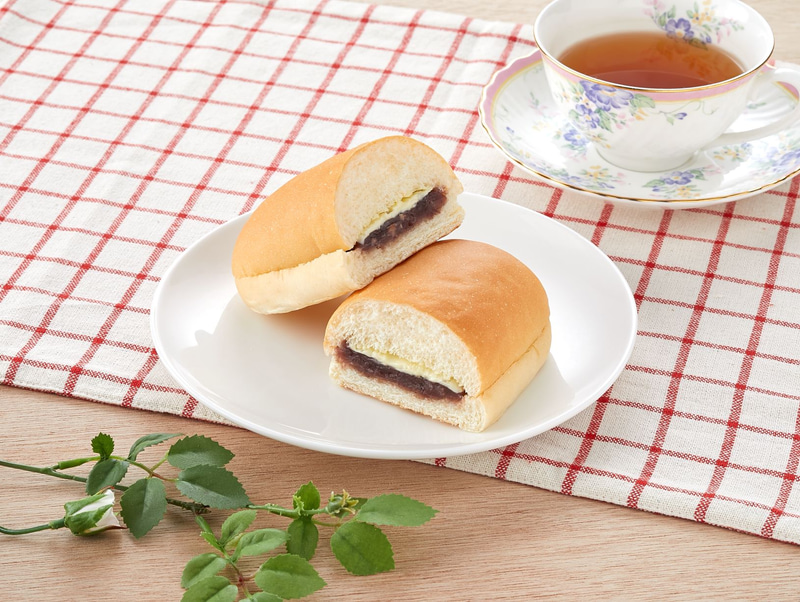 「コッペパン（つぶあん＆マーガリン）」