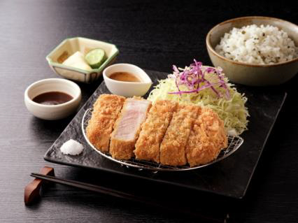 粉豚特上ロースかつ弁当2.5：2800円
