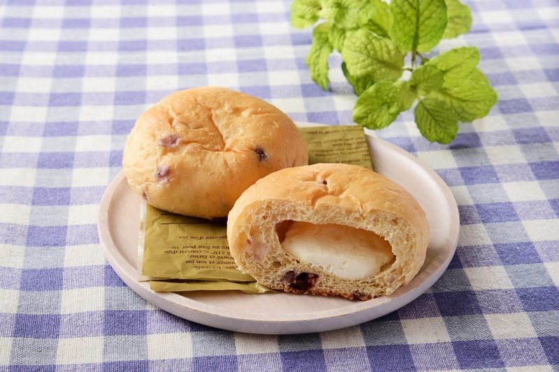 「もち麦ぱん チーズクリーム＆ダブルベリー2個入」