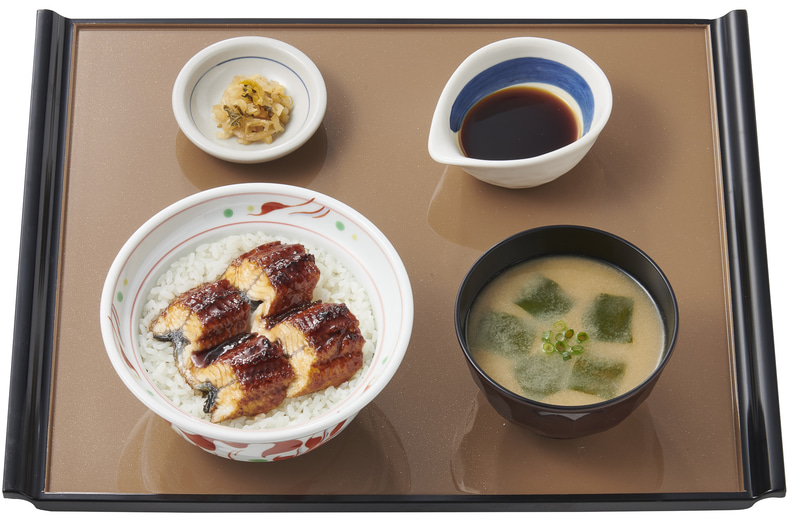 「うな丼」（890円）