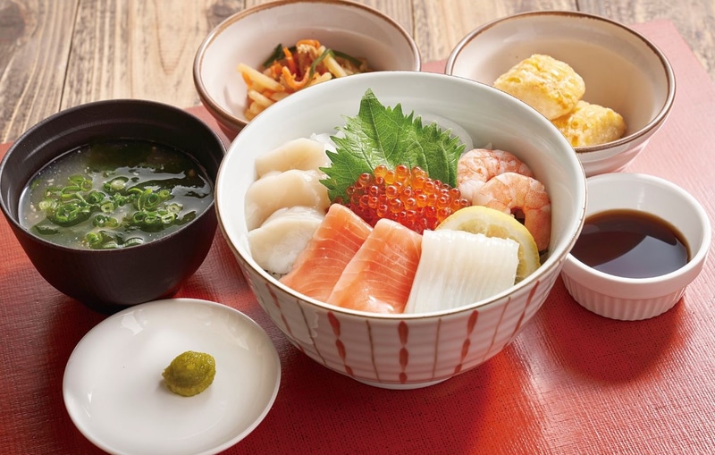 北海海鮮丼と北海道産トウモロコシの唐揚げ