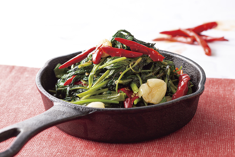 「激辛空芯菜のタオチオ炒め」（1089円）