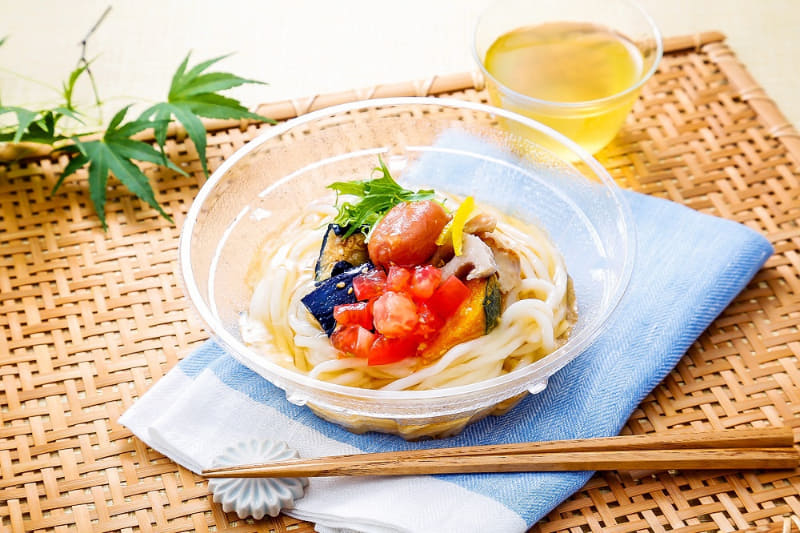 米糀と夏野菜の冷し彩りおうどん